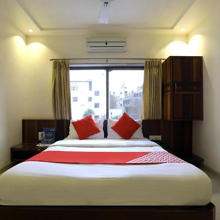 Collection O Satyan Inn Shirdi Buitenkant foto