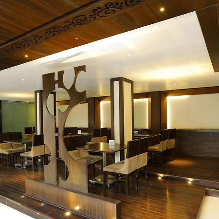 Collection O Satyan Inn Shirdi Buitenkant foto