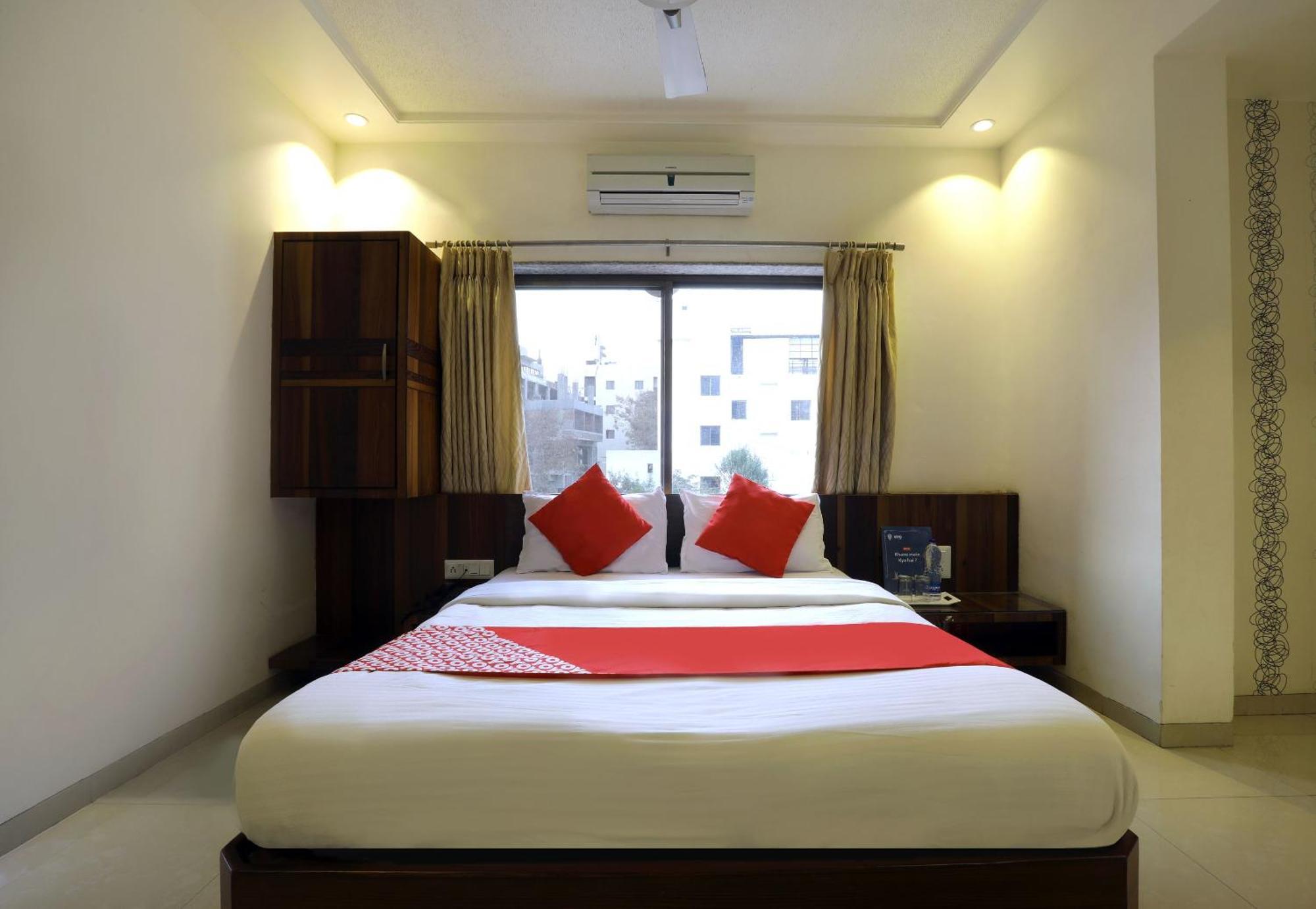 Collection O Satyan Inn Shirdi Buitenkant foto