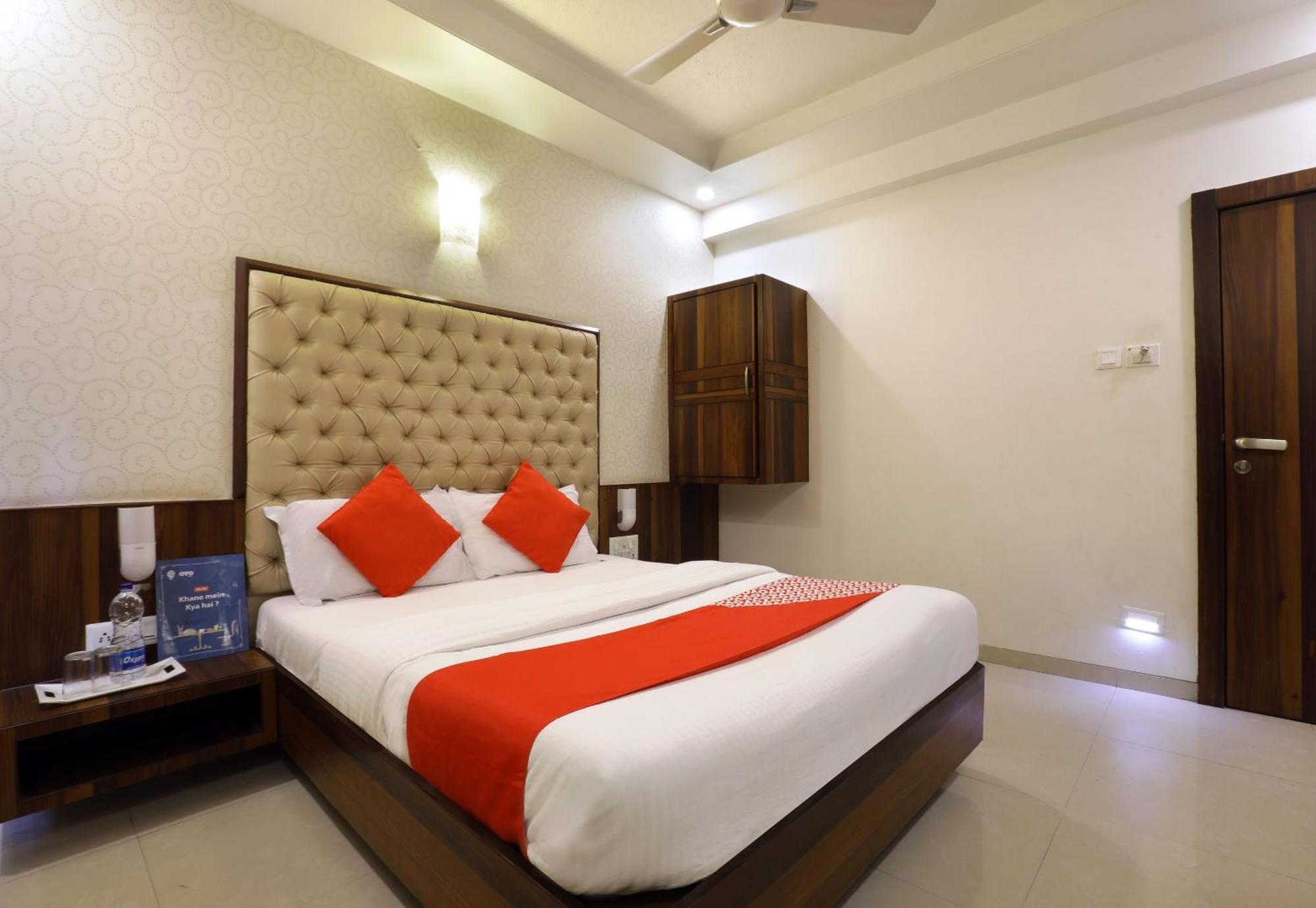 Collection O Satyan Inn Shirdi Buitenkant foto