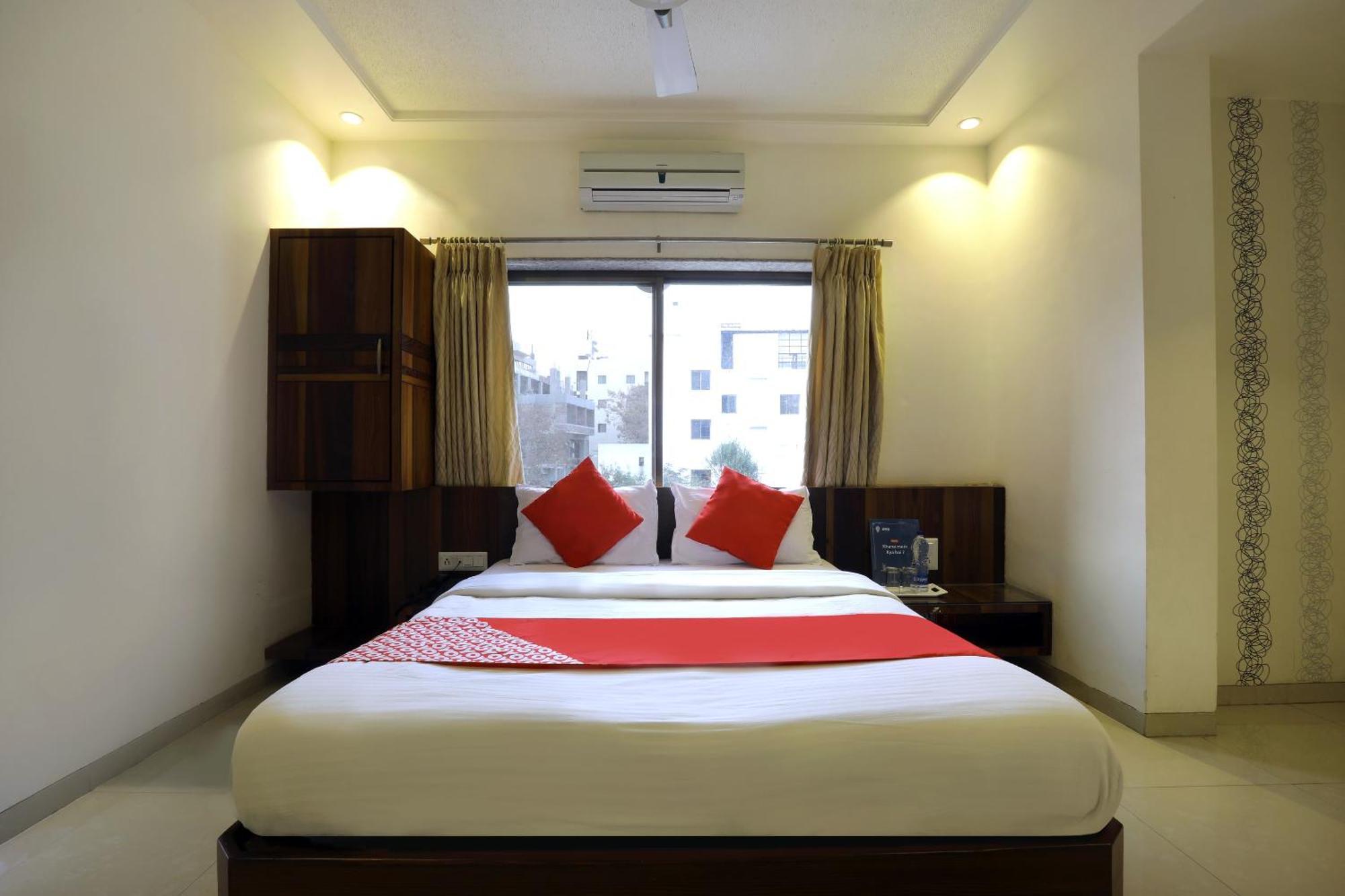 Collection O Satyan Inn Shirdi Buitenkant foto