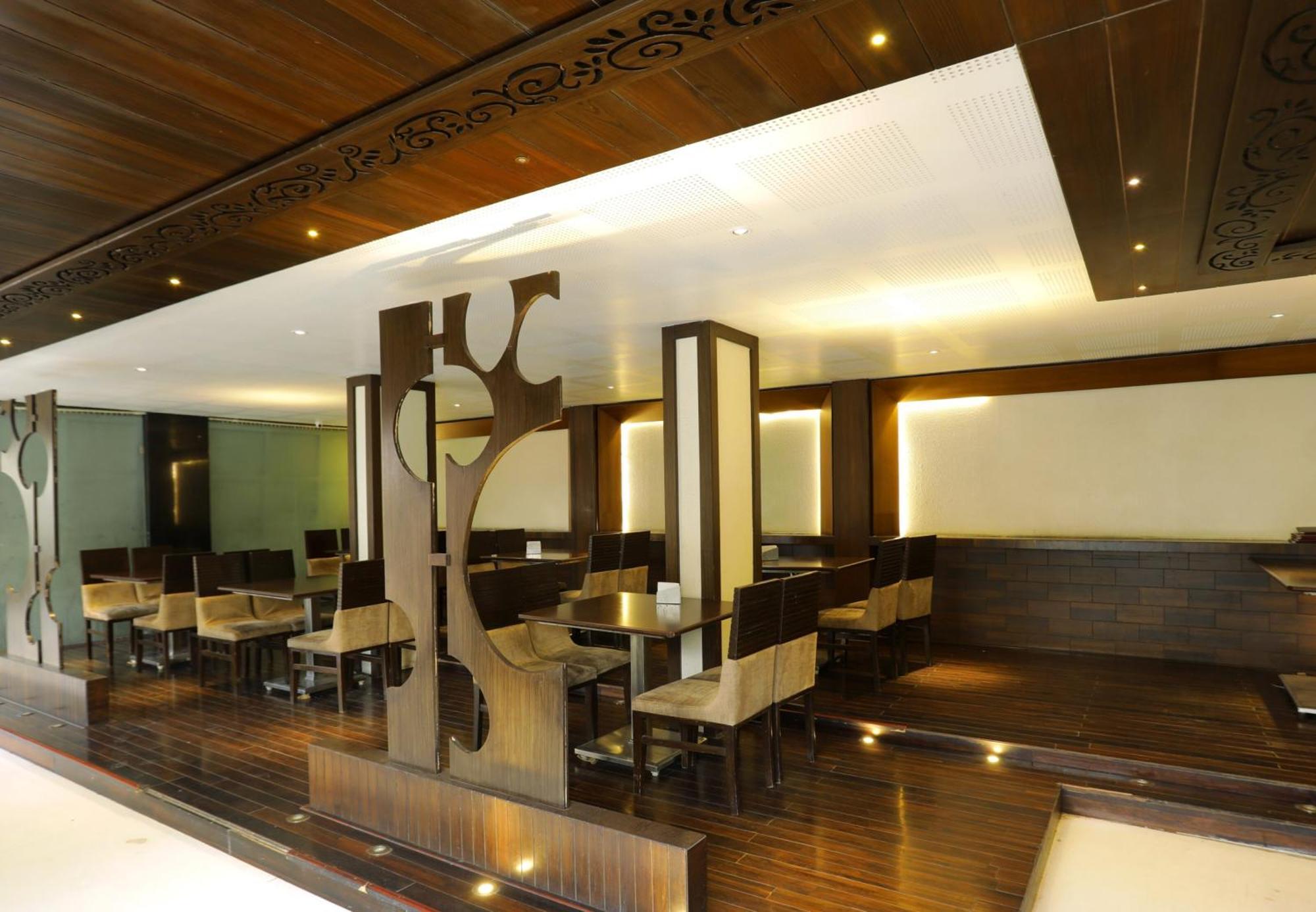 Collection O Satyan Inn Shirdi Buitenkant foto