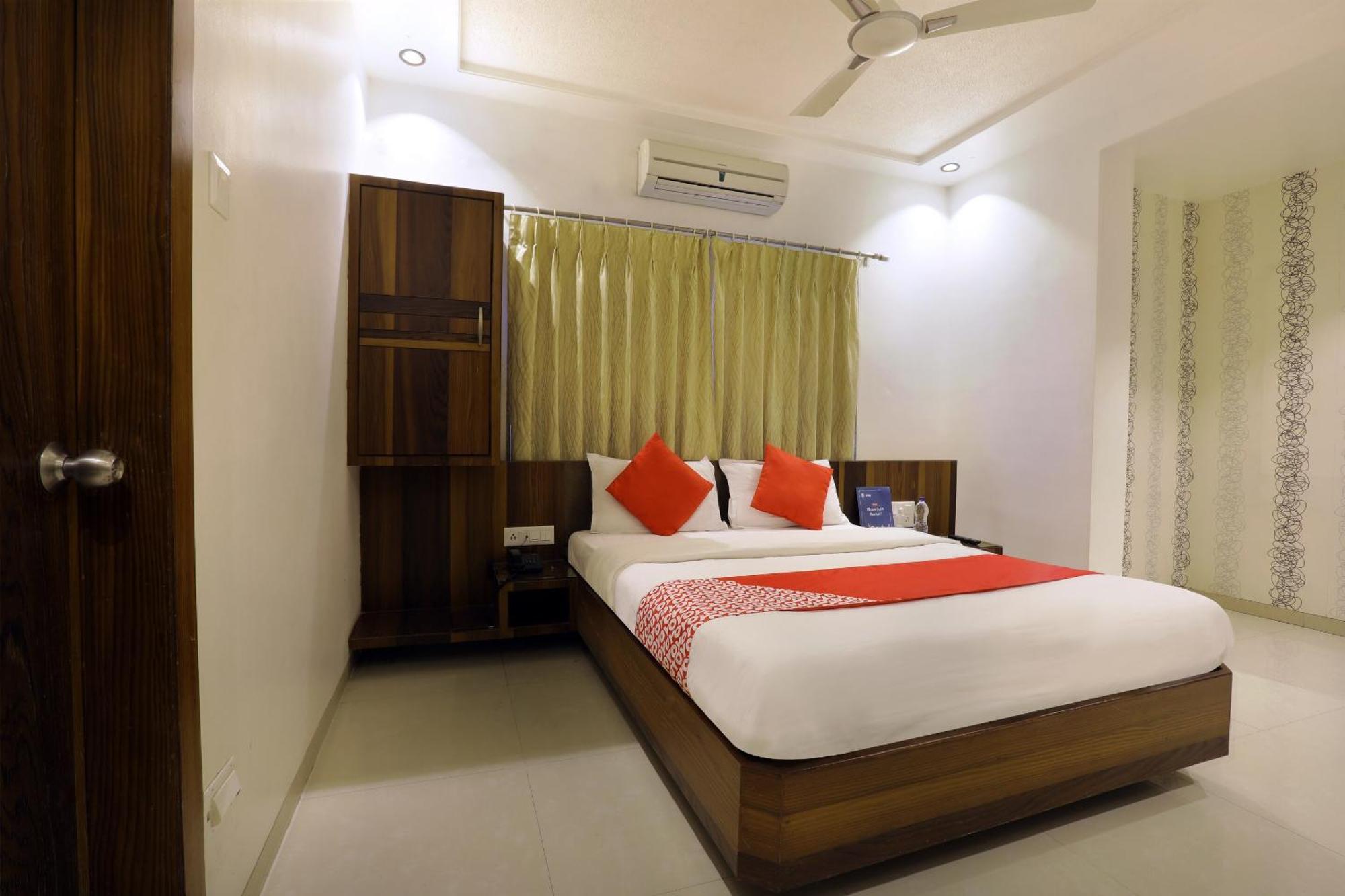 Collection O Satyan Inn Shirdi Buitenkant foto