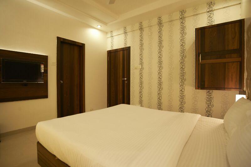 Collection O Satyan Inn Shirdi Buitenkant foto