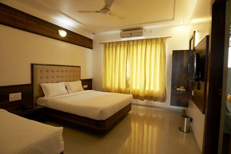 Collection O Satyan Inn Shirdi Buitenkant foto