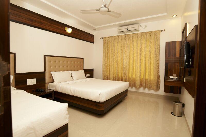 Collection O Satyan Inn Shirdi Buitenkant foto