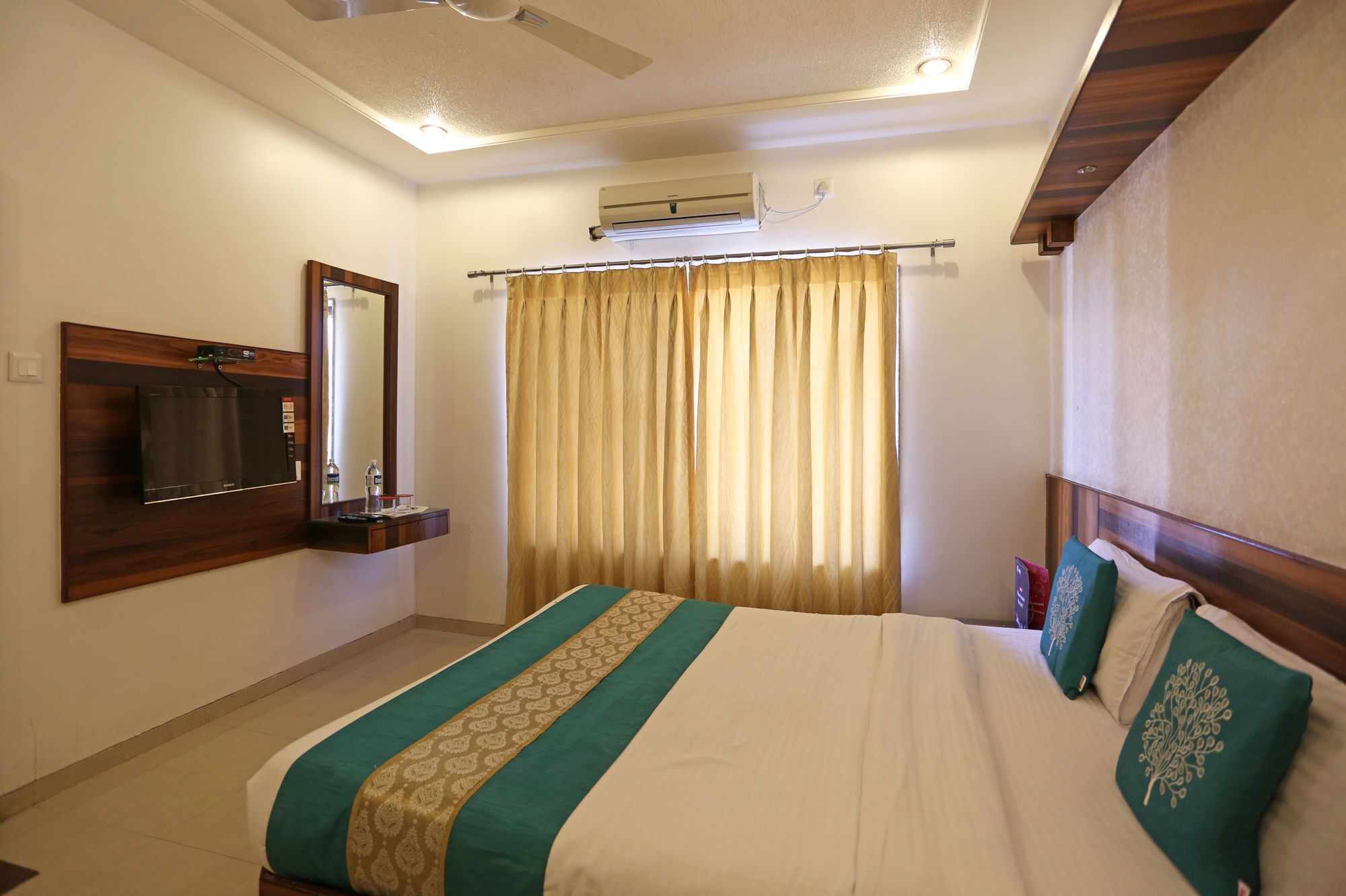 Collection O Satyan Inn Shirdi Buitenkant foto